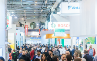 SHK Messe in Essen. Ein Blick durch die gut besuchten Gänge in der Messehalle.